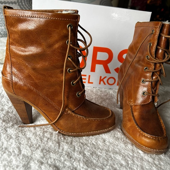 Michael Kors leather lined booties - Picture 3 of 7